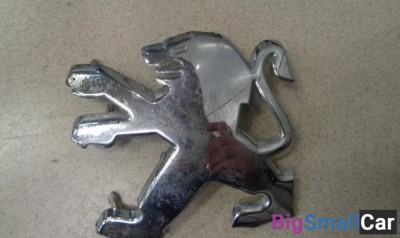 Эмблема передняя от Peugeot 308 1 2007-2013 - купить Оренбурге