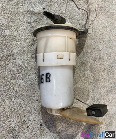 Насос топливный Toyota Funcargo - купить Оренбурге